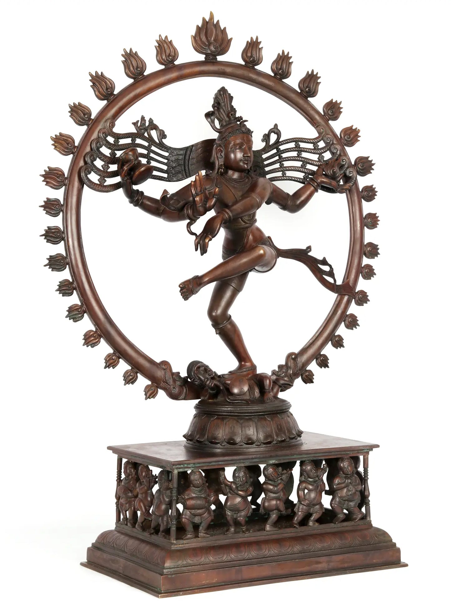 Dieu hindou super fin Nataraja (Shiva) de 35 po avec des dévots en bas