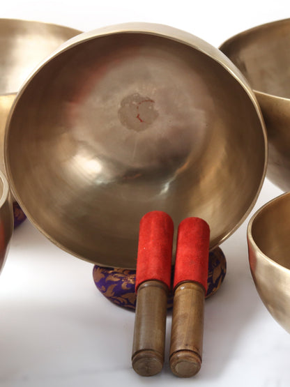 Highly Accurate Seven Chakra Singing Bowls For Healing in Bronze | Handmade