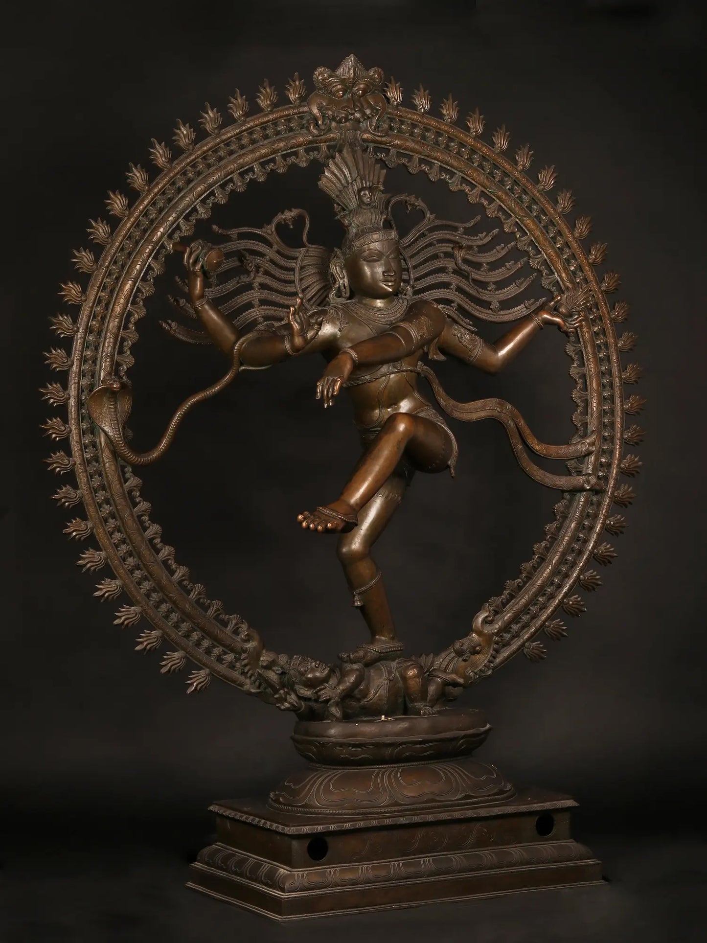 Statue Nataraja en bronze Panchaloha super fin de 80 po (Est-ce le plus beau Nataraja en bronze de tous les temps ?)